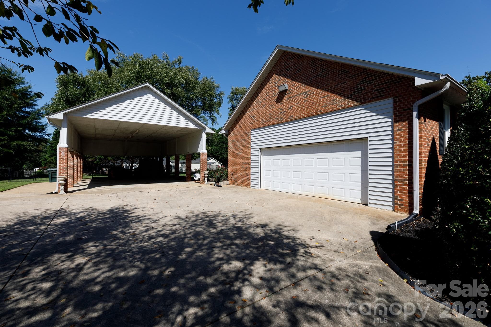 Oversized Garage - 411 Cherokee National Highway, Gaffney