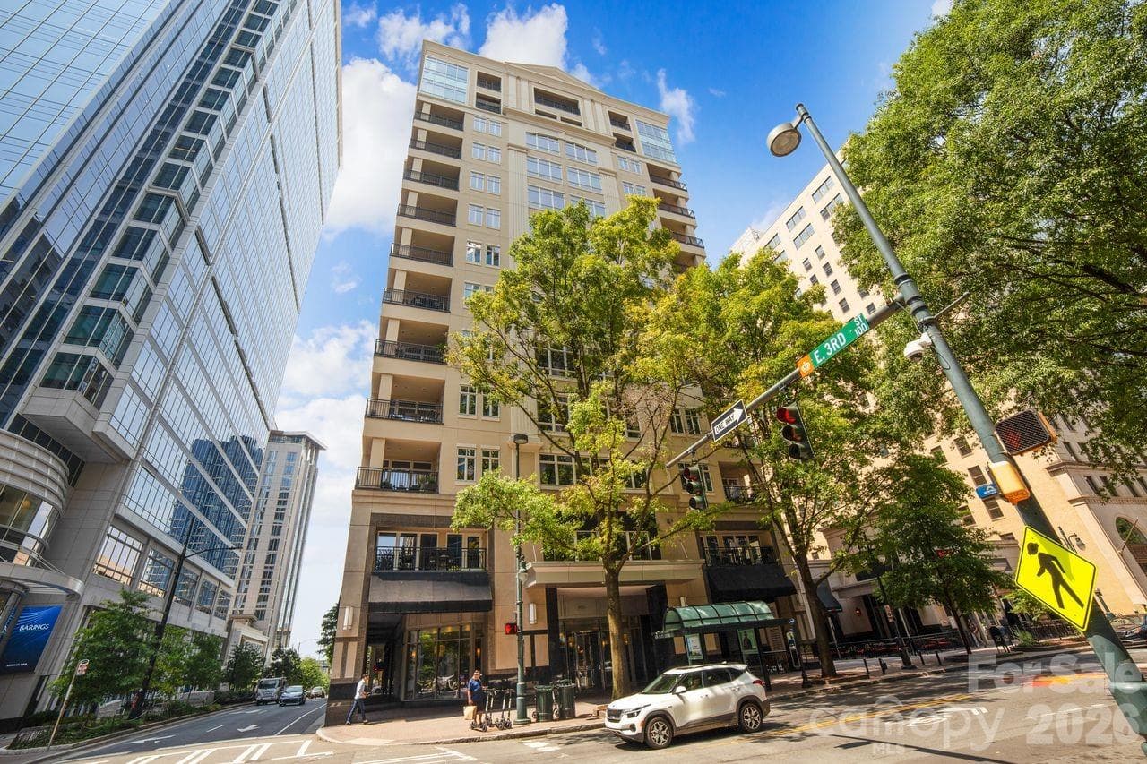 230 S Tryon Street