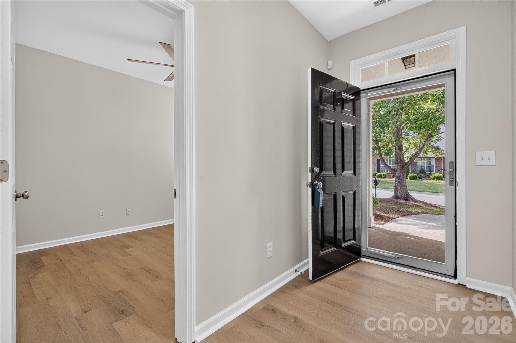 Entry with 2nd Bedroom to the right. - 4641 Willow Glen Road, Harrisburg