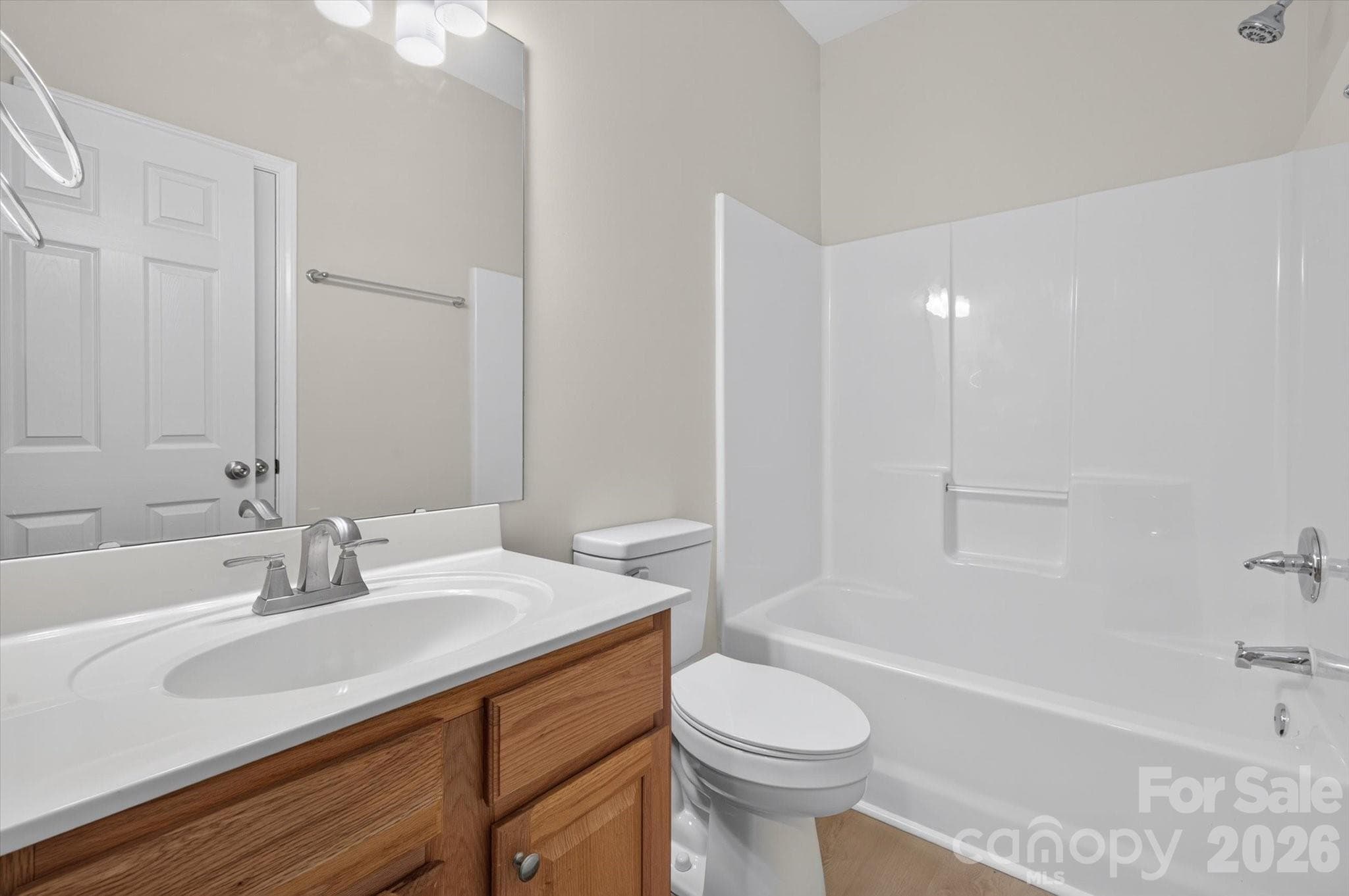 Secondary Full Bathroom - 4641 Willow Glen Road, Harrisburg