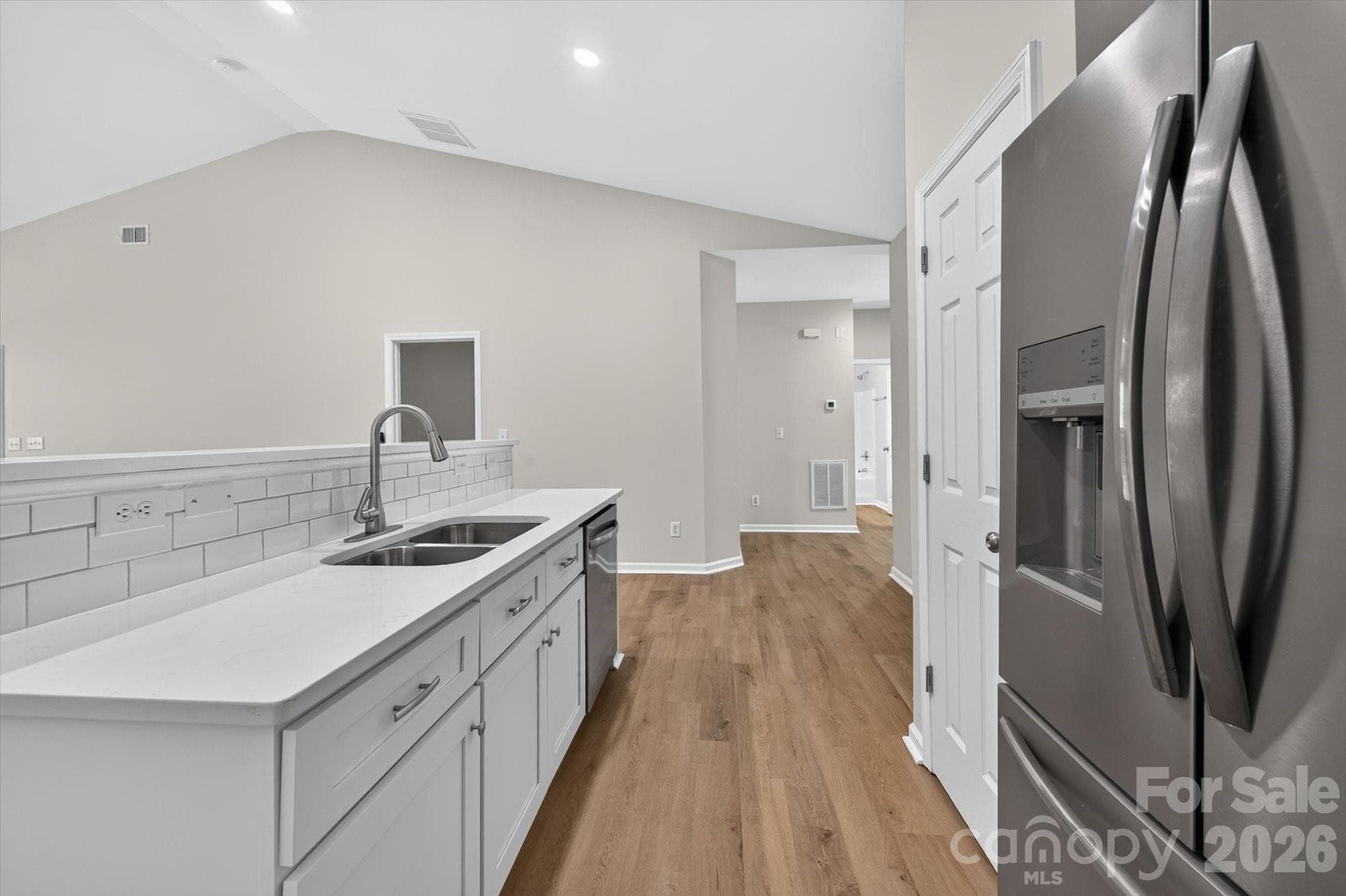 Looking toward the entry - 4641 Willow Glen Road, Harrisburg