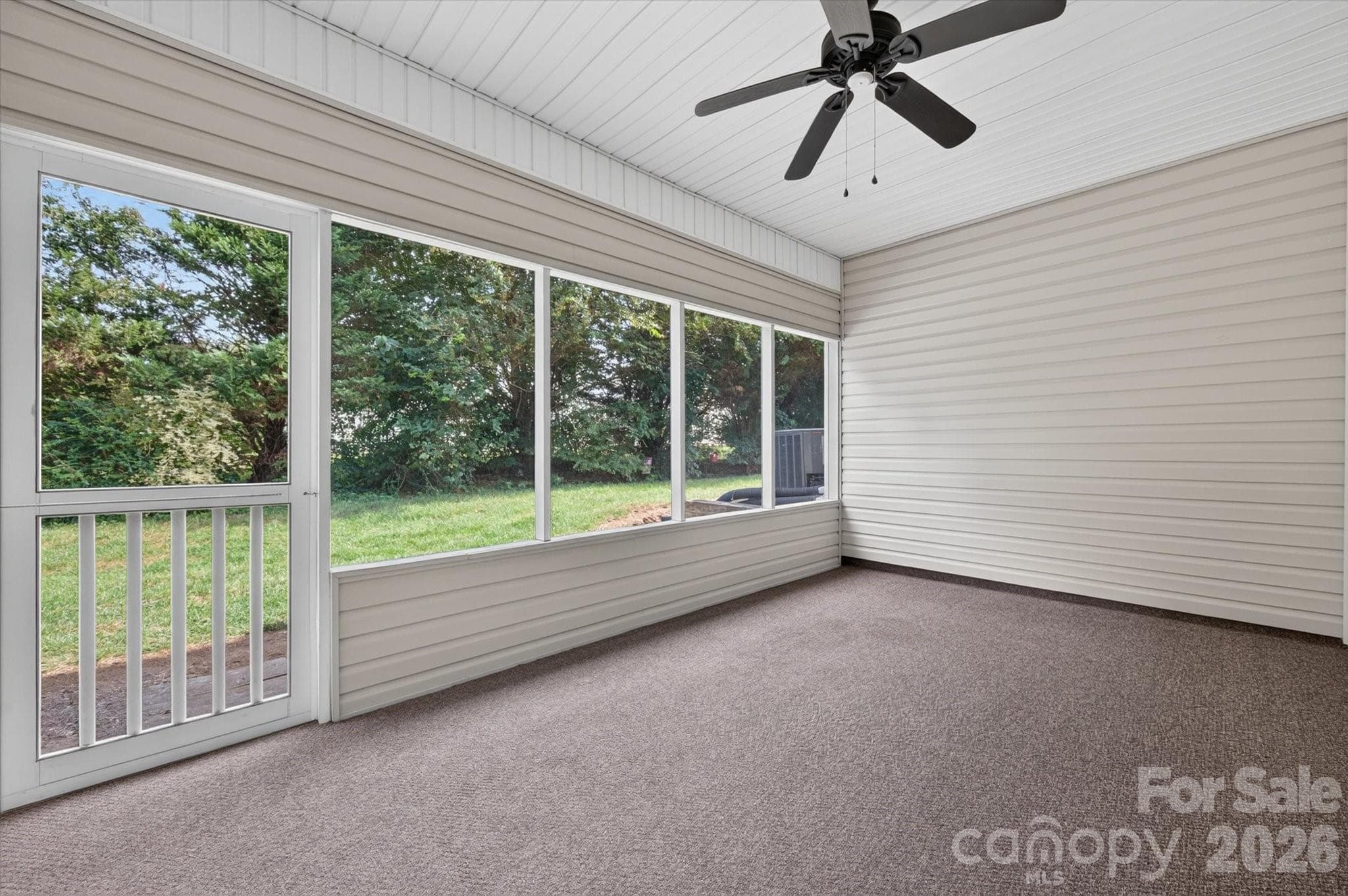 Great enclosed screened porch! - 4641 Willow Glen Road, Harrisburg