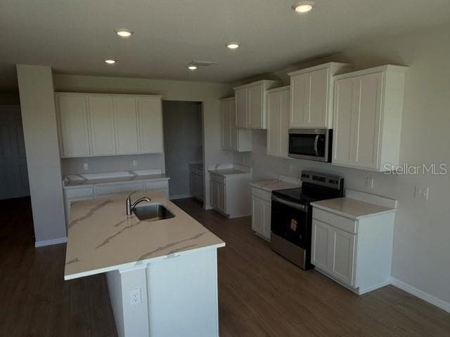 Single Family Residence at 5432 SILVER MOONLIGHT DR, PALMETTO, photo 2 of 59