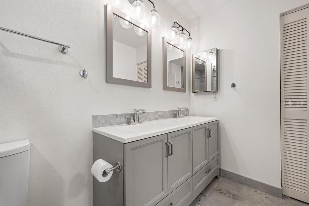 Primary Bathroom - 7623 4TH AVE W #7623, BRADENTON