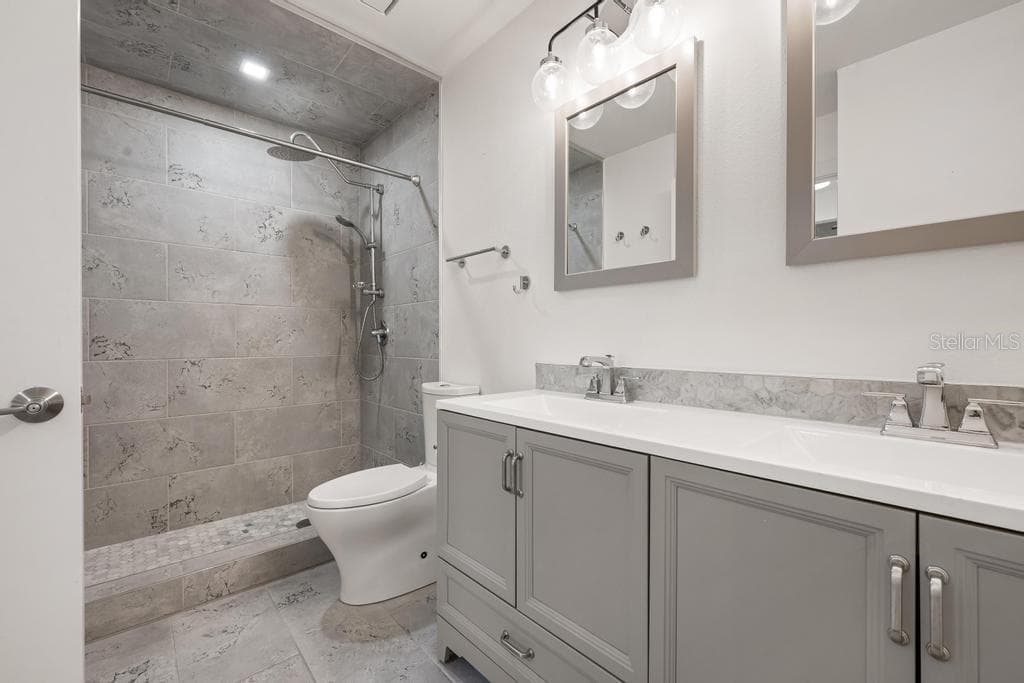 Primary Bathroom - 7623 4TH AVE W #7623, BRADENTON