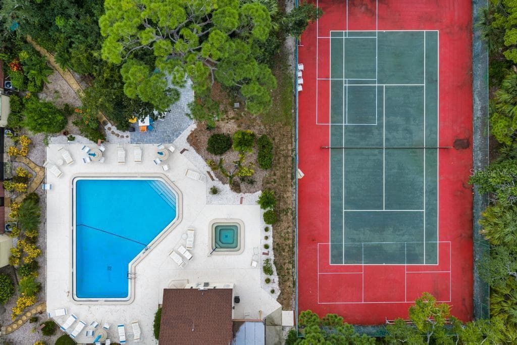 Community Pool & Courts - 7623 4TH AVE W #7623, BRADENTON
