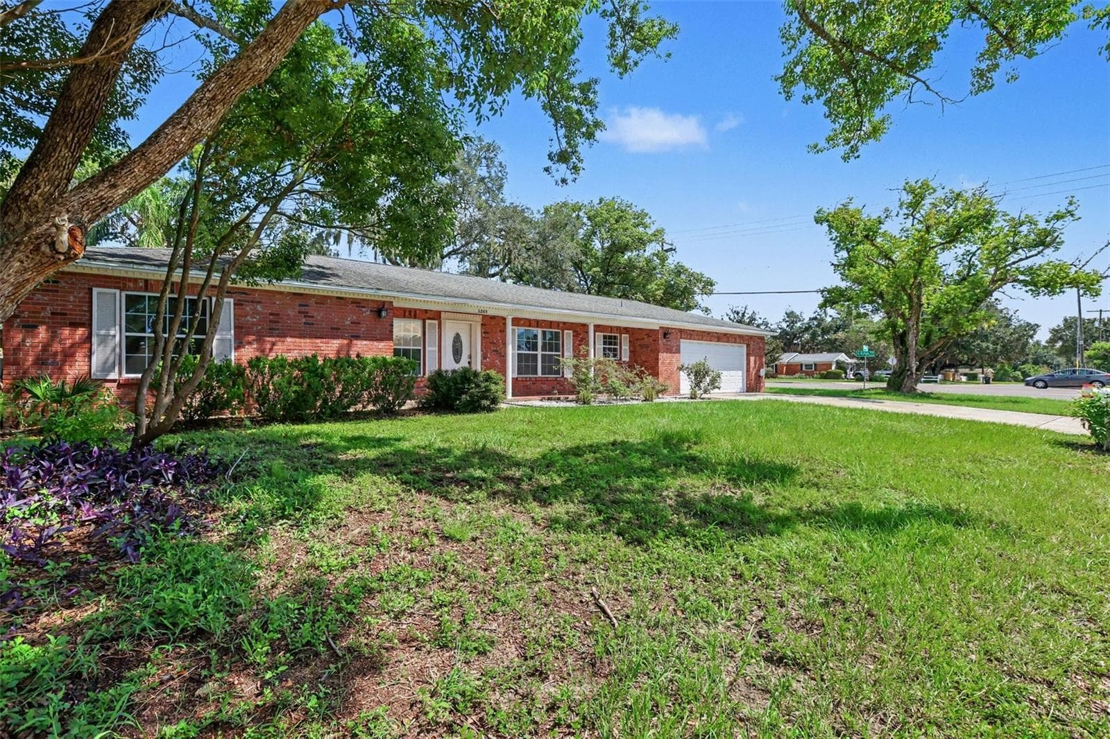 Single Family Residence at 2265 VILLAGE CT, BRANDON, photo 2 of 15