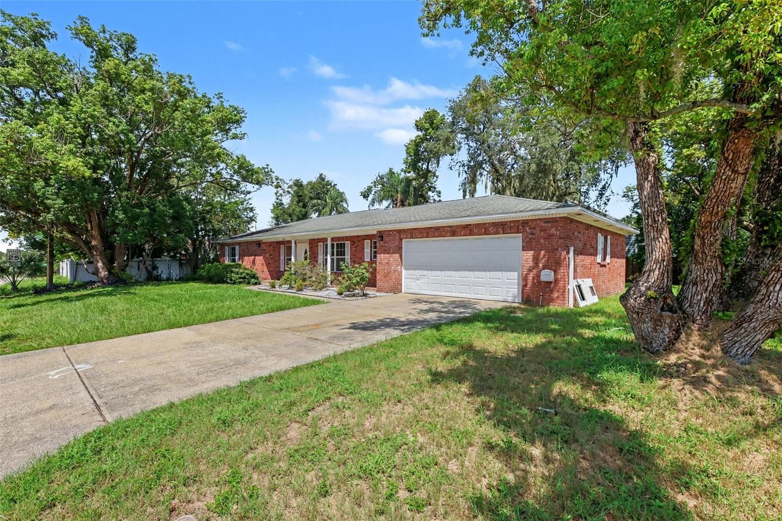 Single Family Residence at 2265 VILLAGE CT, BRANDON, photo 3 of 15