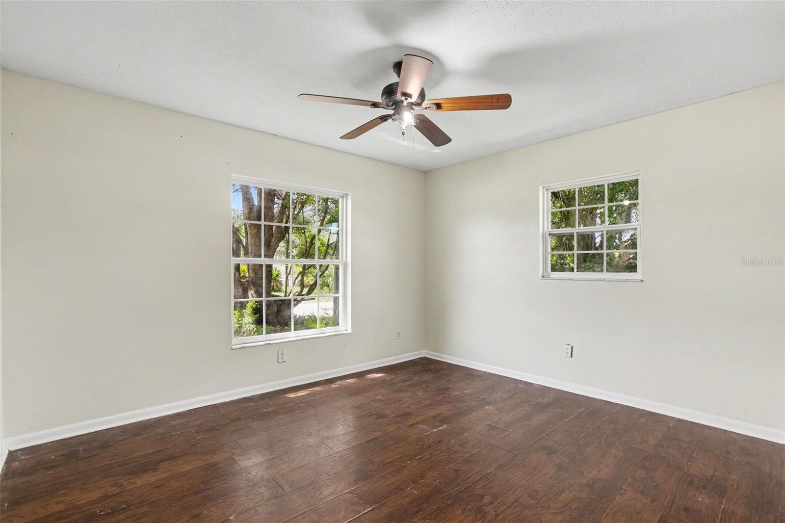 Single Family Residence at 2265 VILLAGE CT, BRANDON, photo 11 of 15