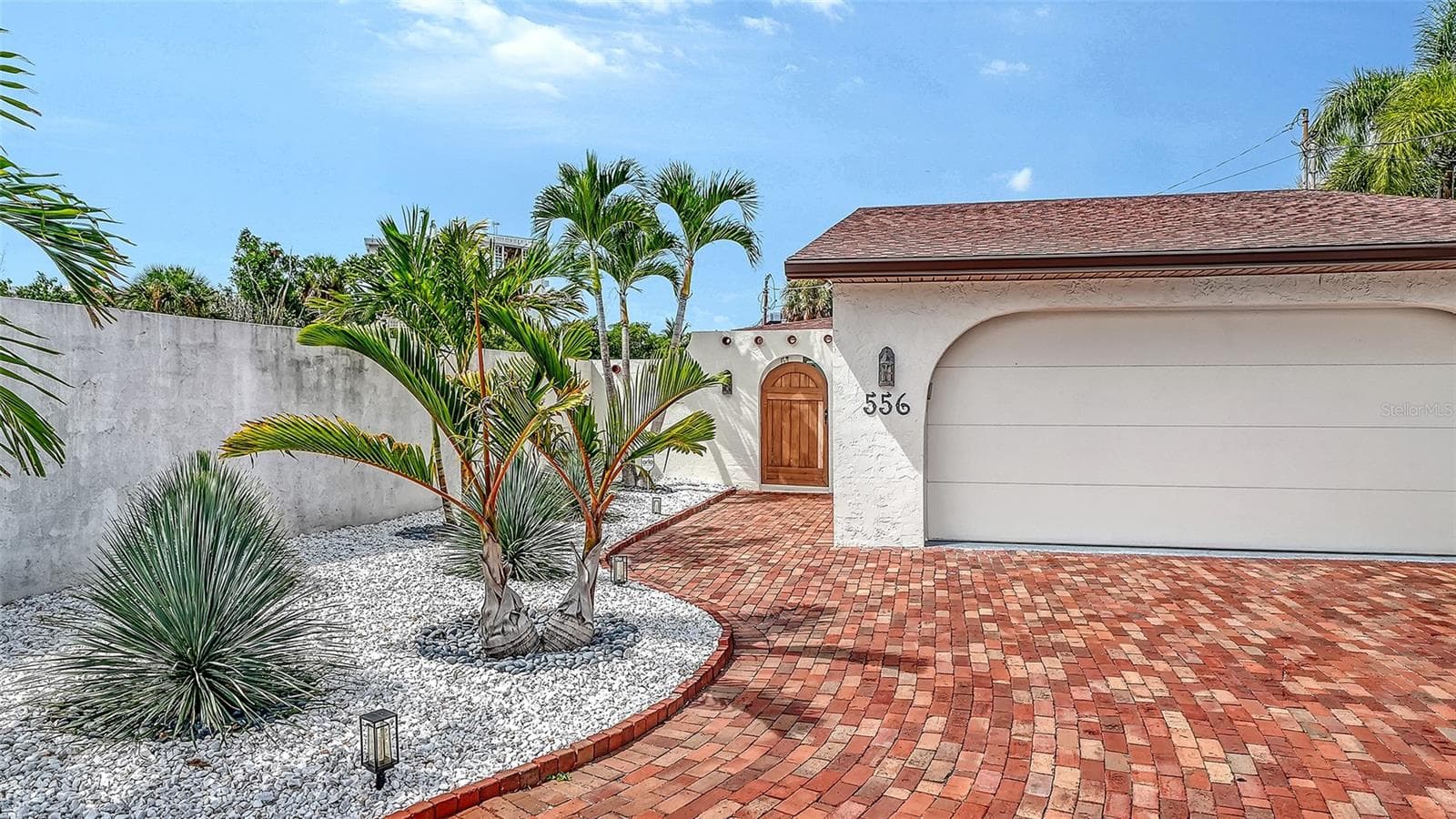 Single Family Residence at 556 N WASHINGTON DR, SARASOTA, photo 3 of 65