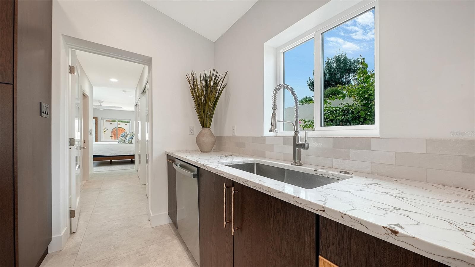Single Family Residence at 556 N WASHINGTON DR, SARASOTA, photo 21 of 65