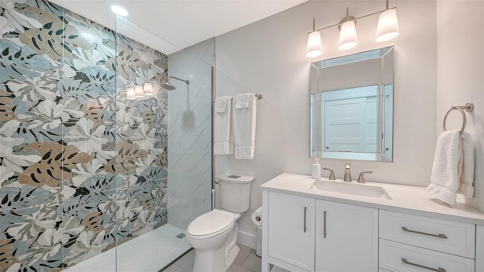 Single Family Residence at 556 N WASHINGTON DR, SARASOTA, photo 27 of 65