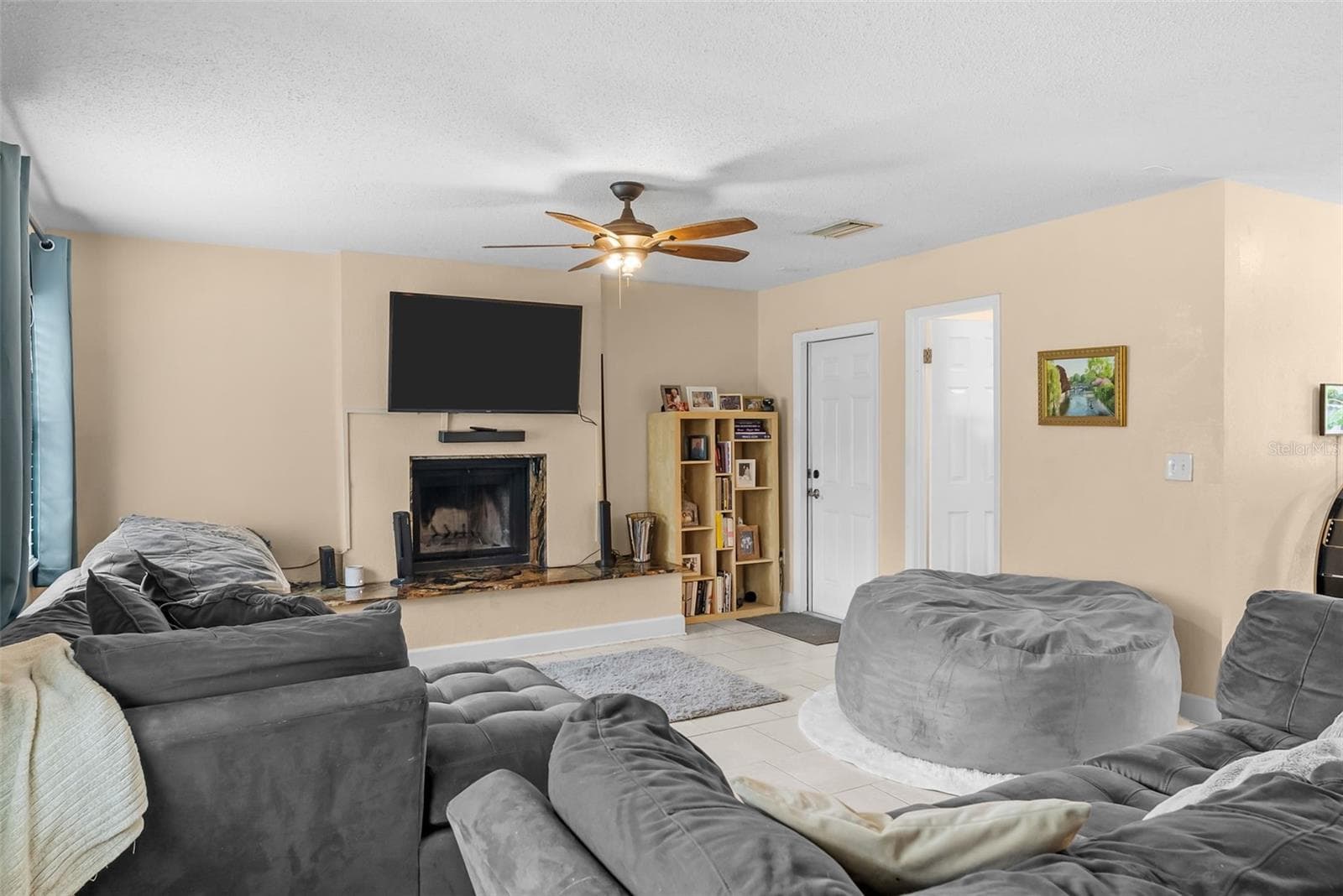 Single Family Residence at 11199 TEMPLE AVE, SEMINOLE, photo 4 of 36
