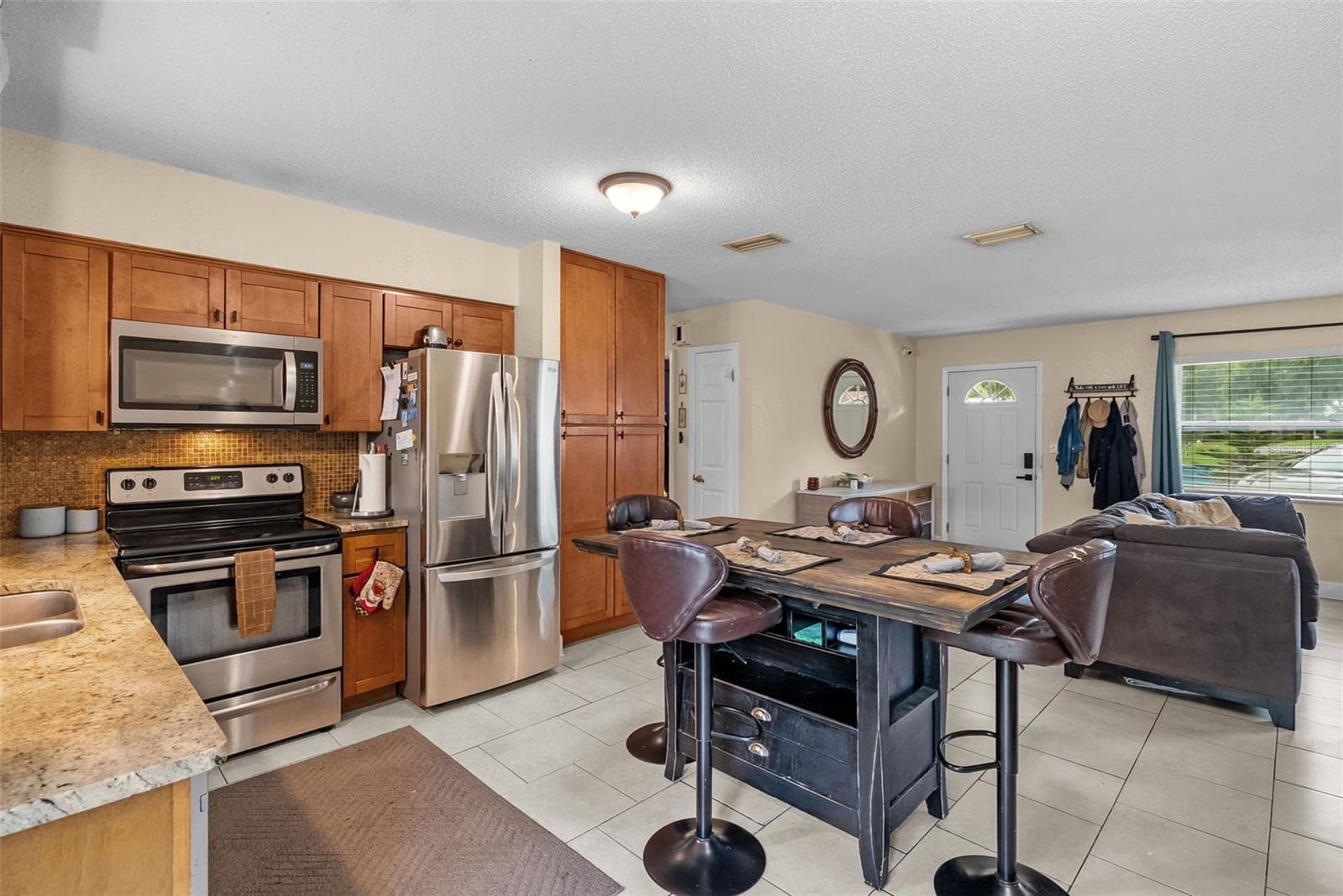 Single Family Residence at 11199 TEMPLE AVE, SEMINOLE, photo 13 of 36