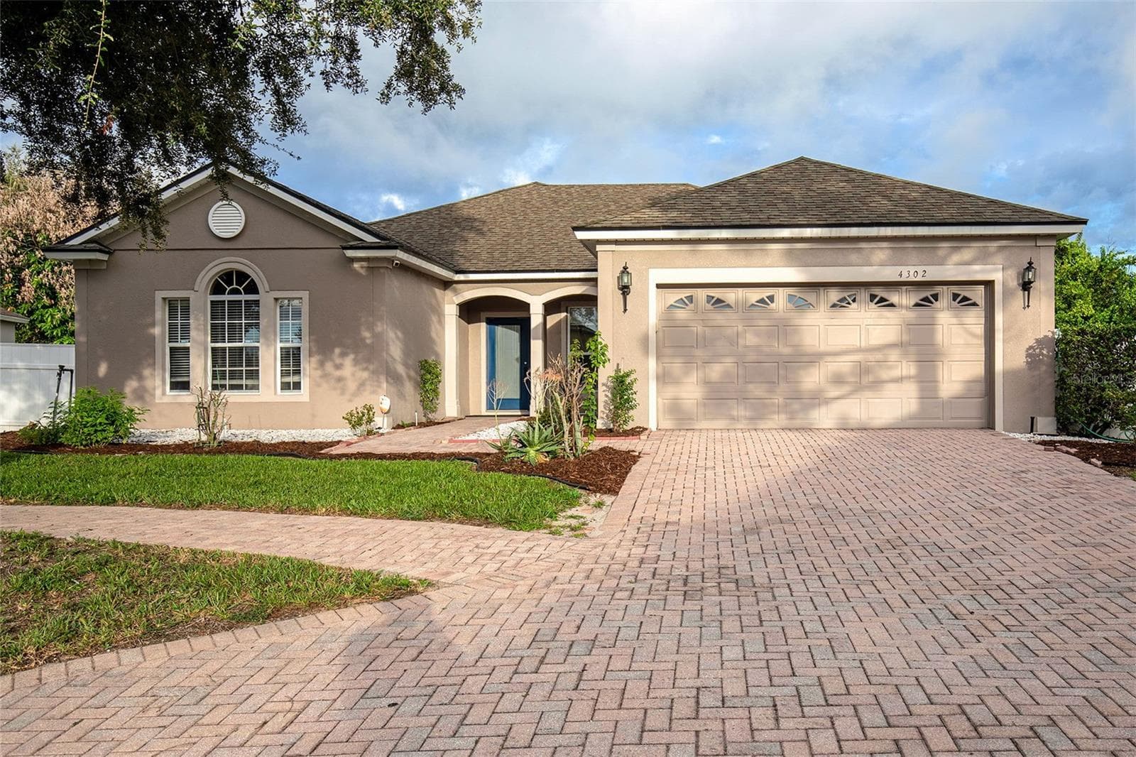 Front - 4302 CONROY CLUB DR, ORLANDO