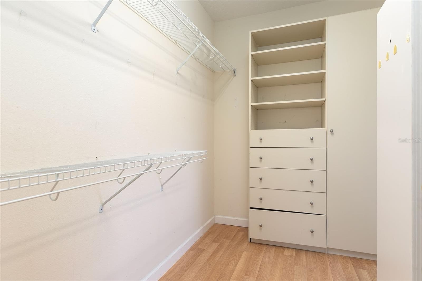 Primary Suite - Closet - 4302 CONROY CLUB DR, ORLANDO