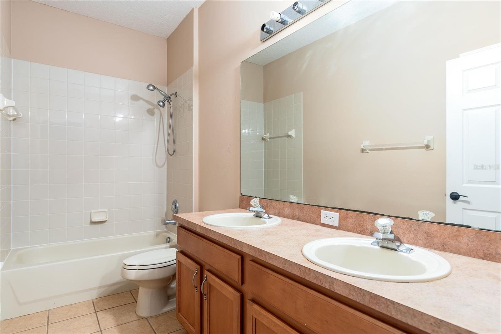 Bathroom 2 - 4302 CONROY CLUB DR, ORLANDO