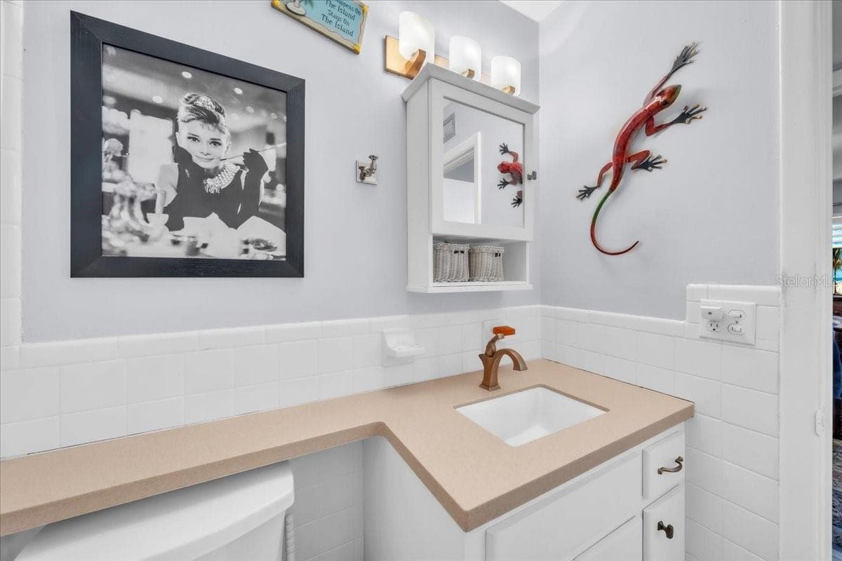 Condominium at 6645 1ST AVE N #102, ST PETERSBURG, photo 21 of 24