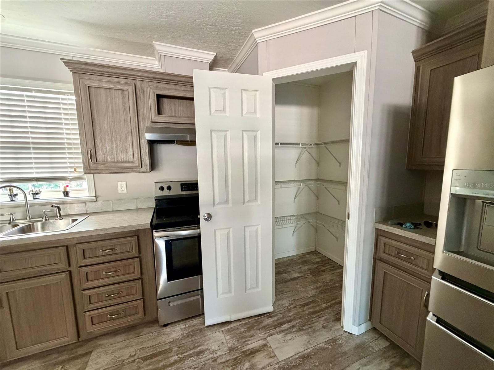 Single Family Residence at 755 RIDGEWOOD RD, WEST PALM BEACH, photo 9 of 26