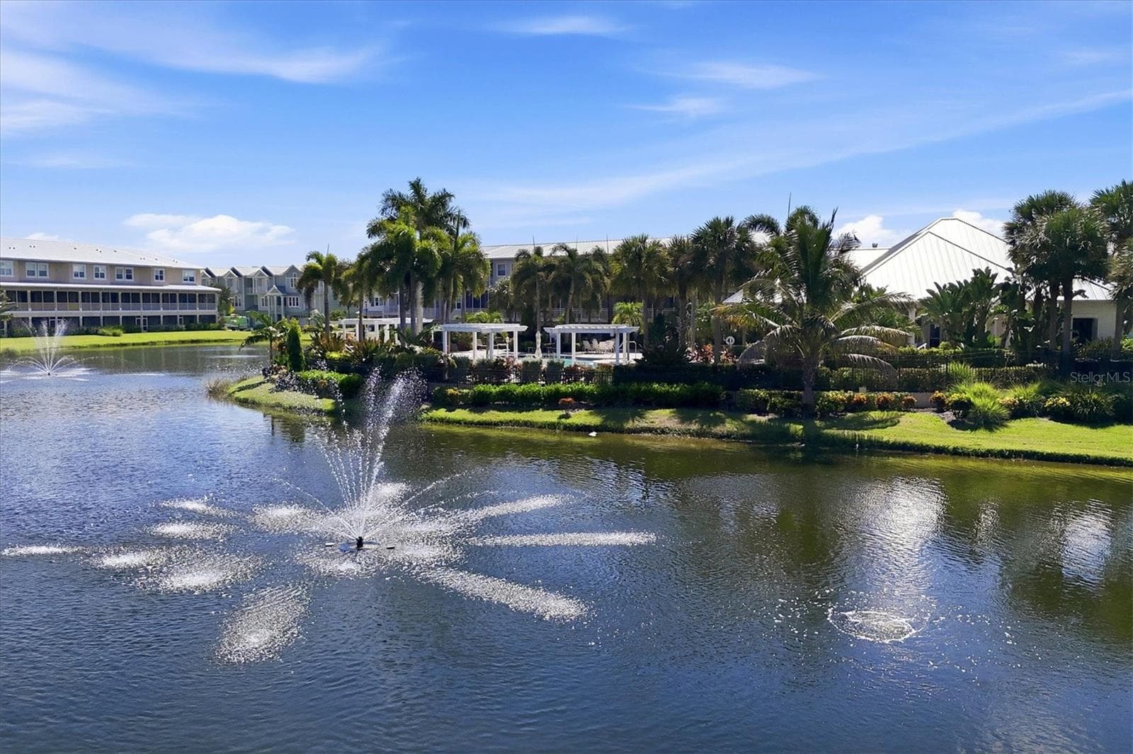 Lake & fountain views - 10301 CORAL LANDINGS LN #5, PLACIDA