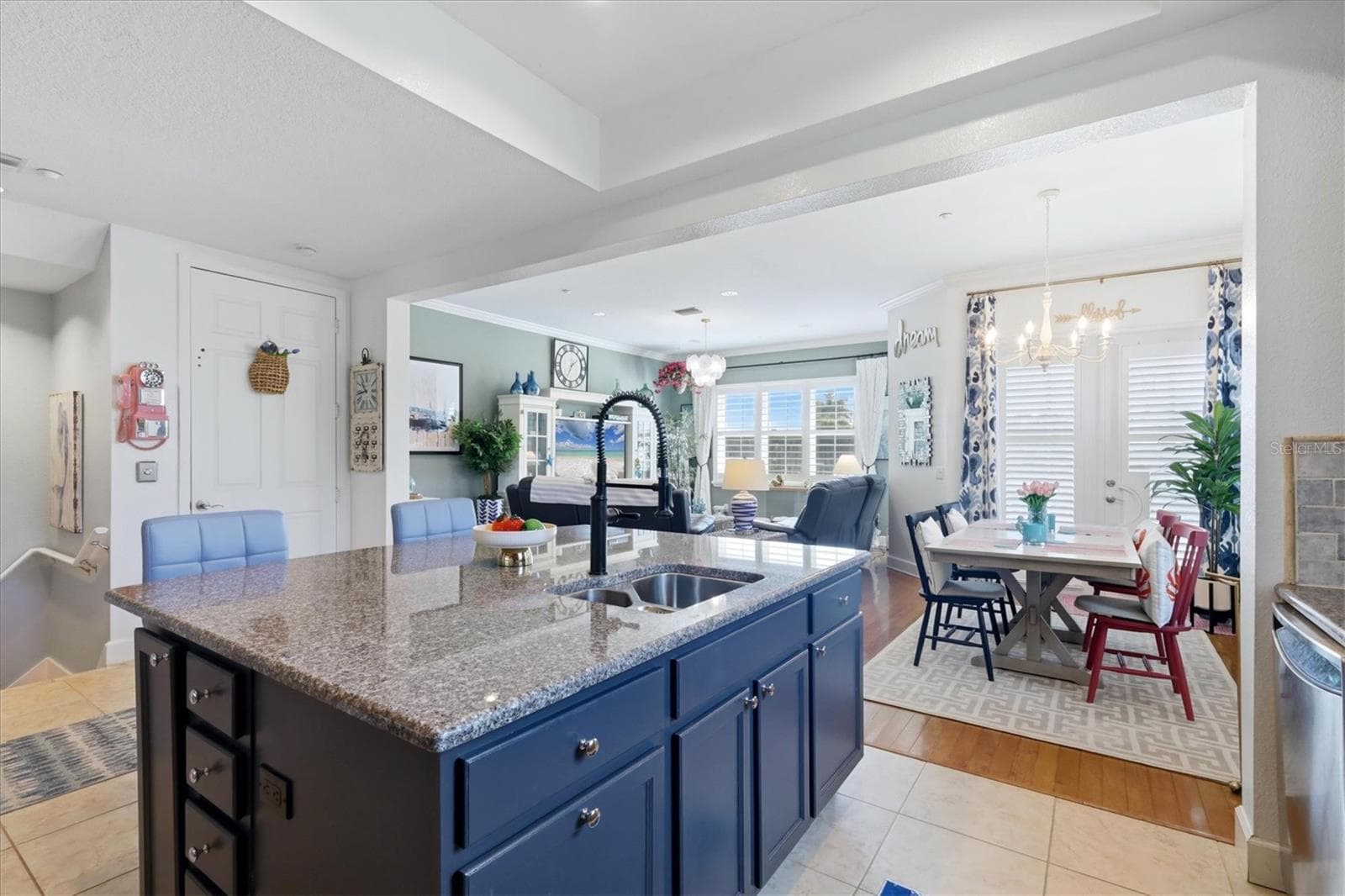 Enjoy cooking or entertaing family & friends in this open concept floor plan - 10301 CORAL LANDINGS LN #5, PLACIDA