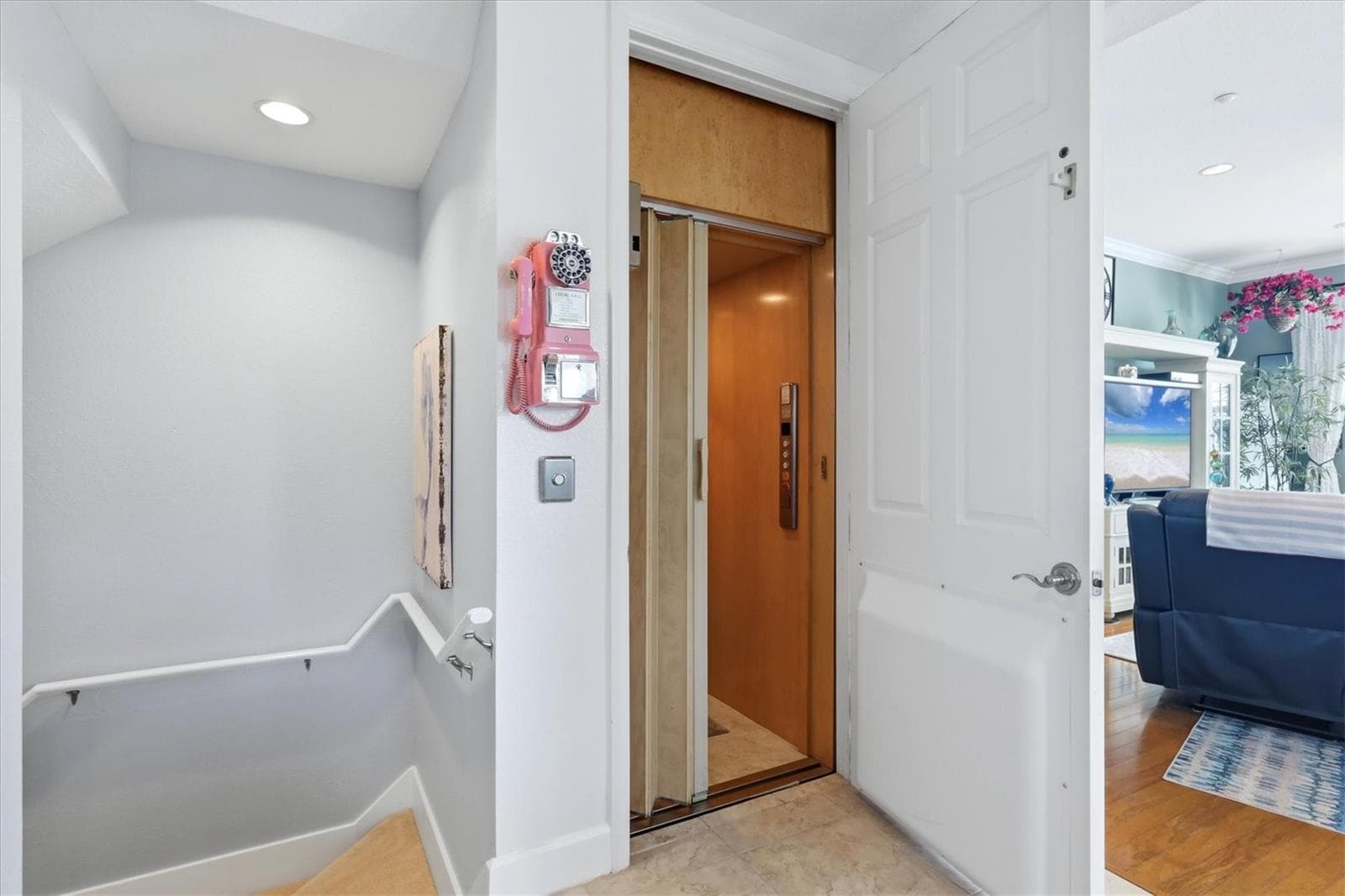 Private elevator services all levels - 10301 CORAL LANDINGS LN #5, PLACIDA