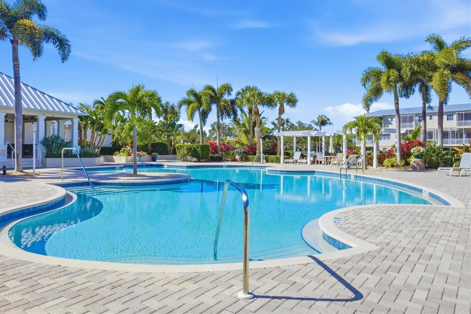 Resort-style pool - 10301 CORAL LANDINGS LN #5, PLACIDA
