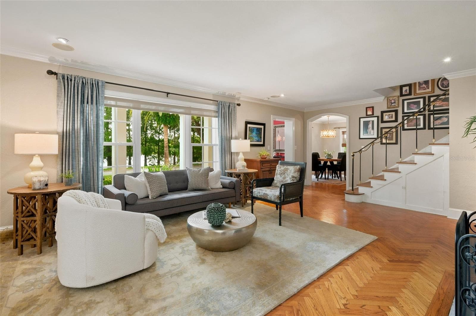 Formal Living Room with Large Format Windows - 1221 DORCHESTER ST, ORLANDO
