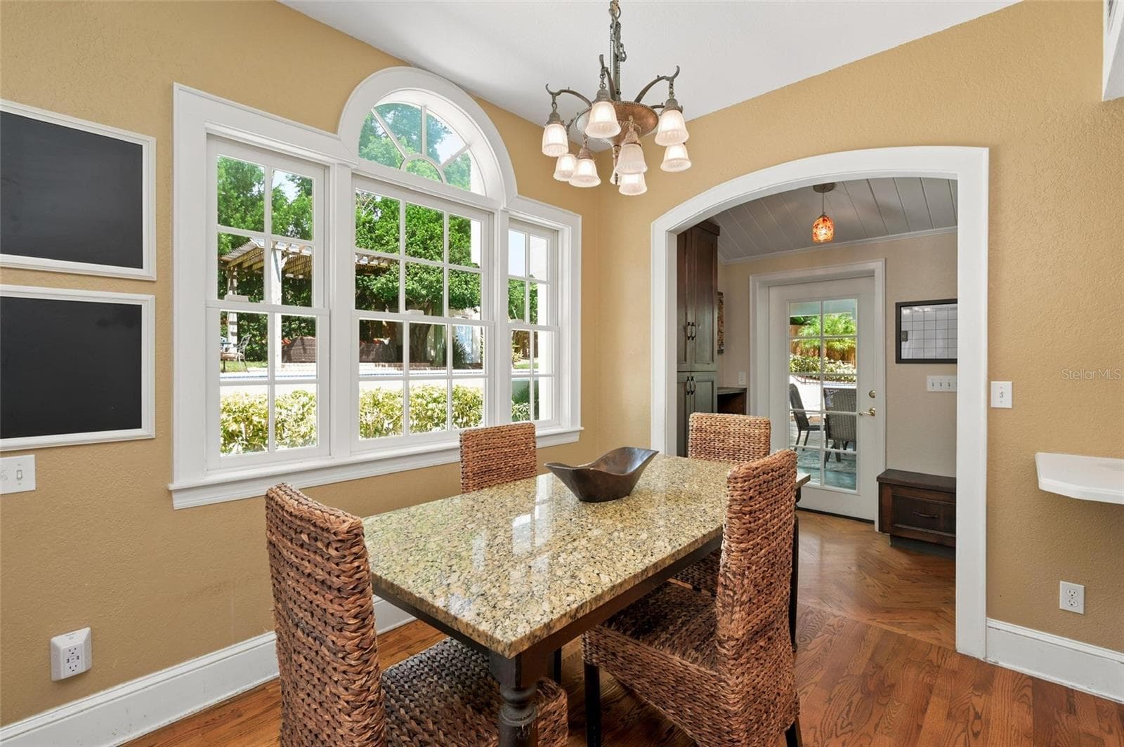 Casual Eat-In Area with Pool Views - 1221 DORCHESTER ST, ORLANDO