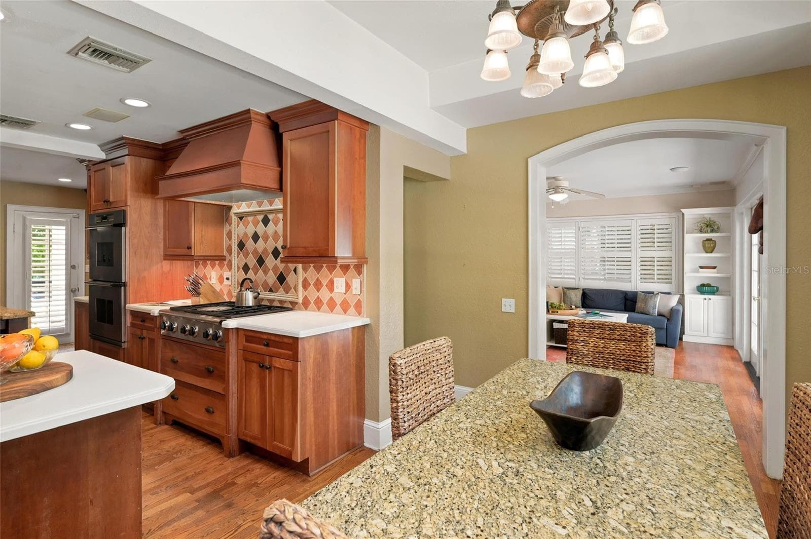 Kitchen & Casual Dining also Flows Easily to Family Room - 1221 DORCHESTER ST, ORLANDO