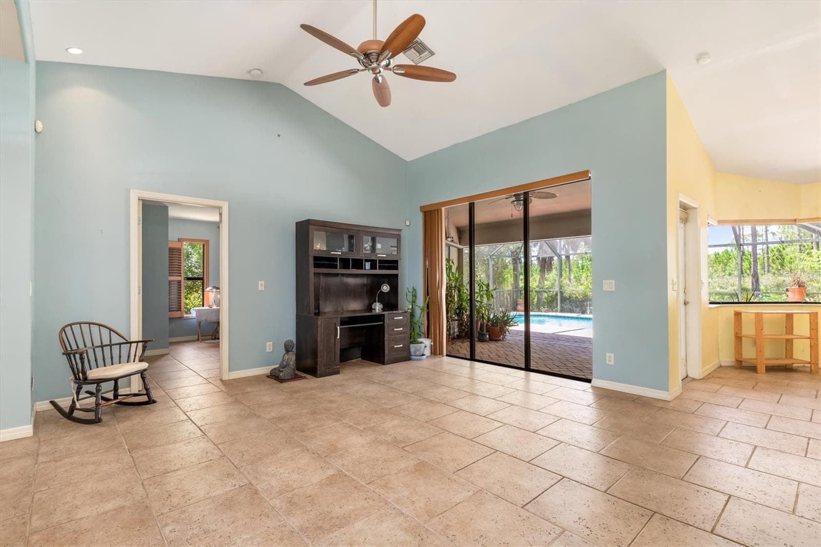 Single Family Residence at 572 TOLEDO RD, NORTH PORT, photo 9 of 50