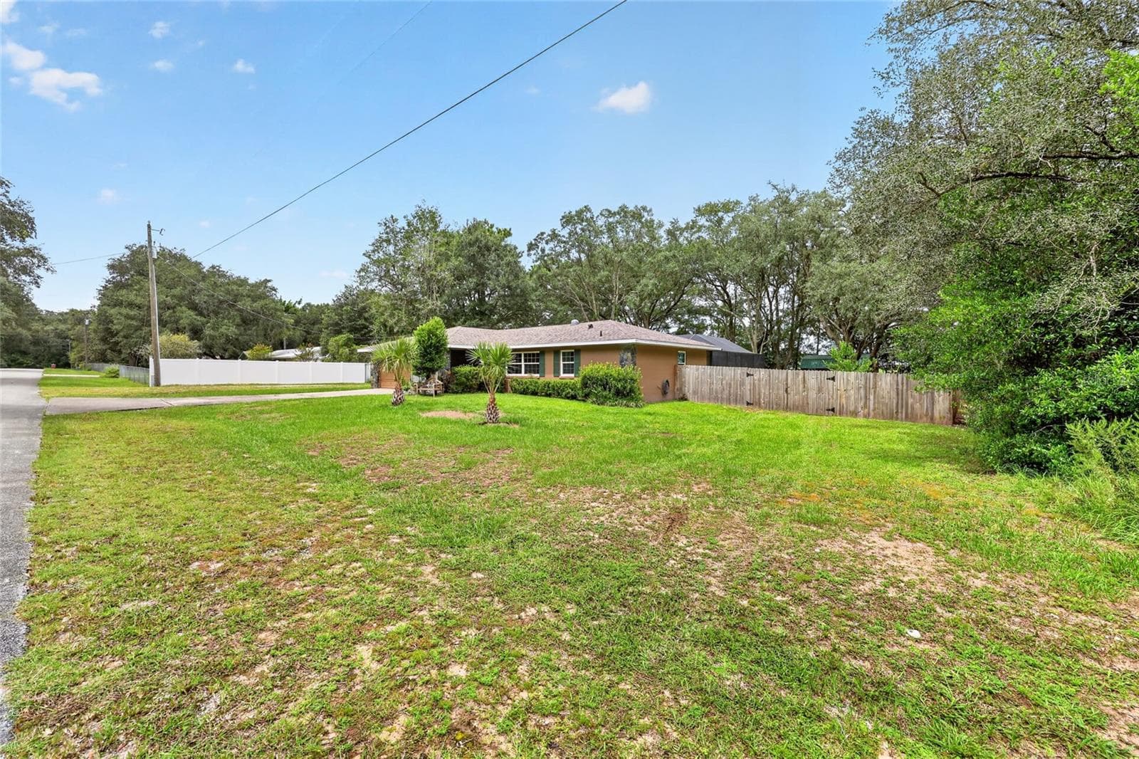 Single Family Residence at 19831 SW NIGHTINGALE DR, DUNNELLON, photo 5 of 56