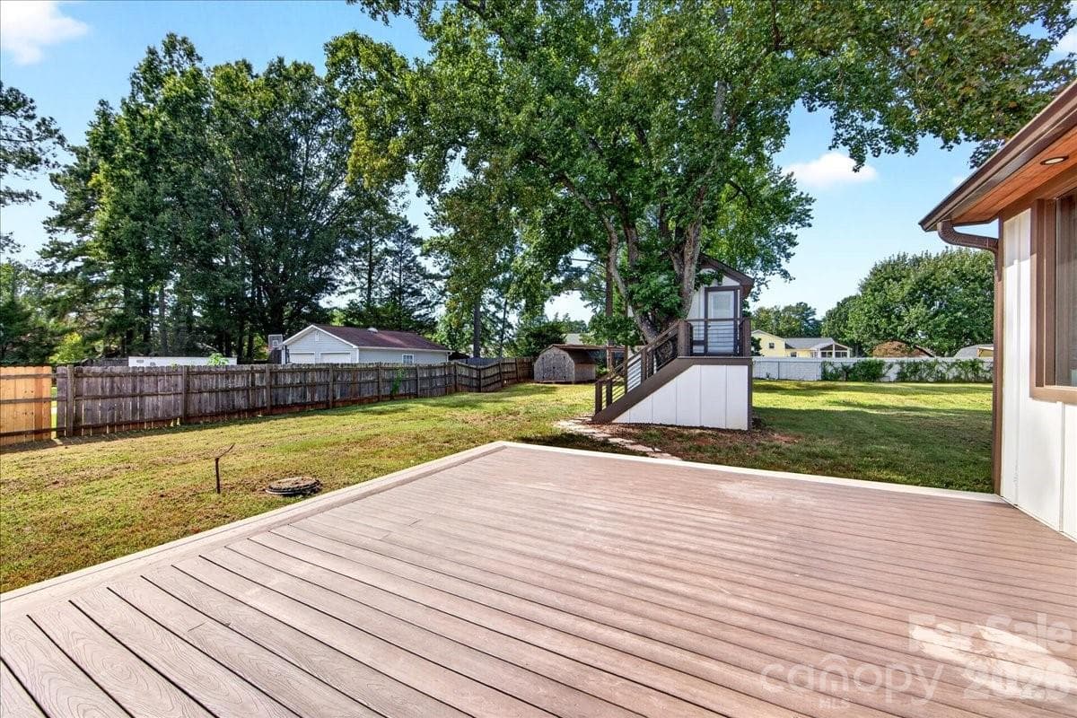 Single Family Residence at 2519 Matthews Mint Hill Road, Matthews, photo 43 of 44