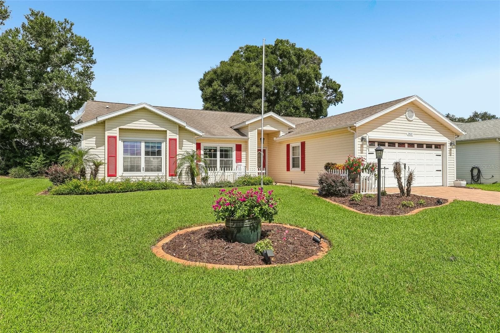 Single Family Residence at 25121 MERIWEATHER RD, LEESBURG, photo 2 of 54
