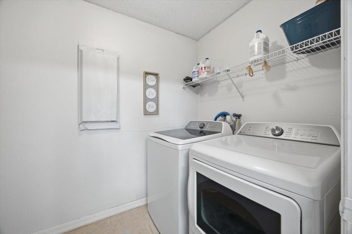 Single Family Residence at 2036 COUNTRY BROOK AVE, CLERMONT, photo 17 of 52