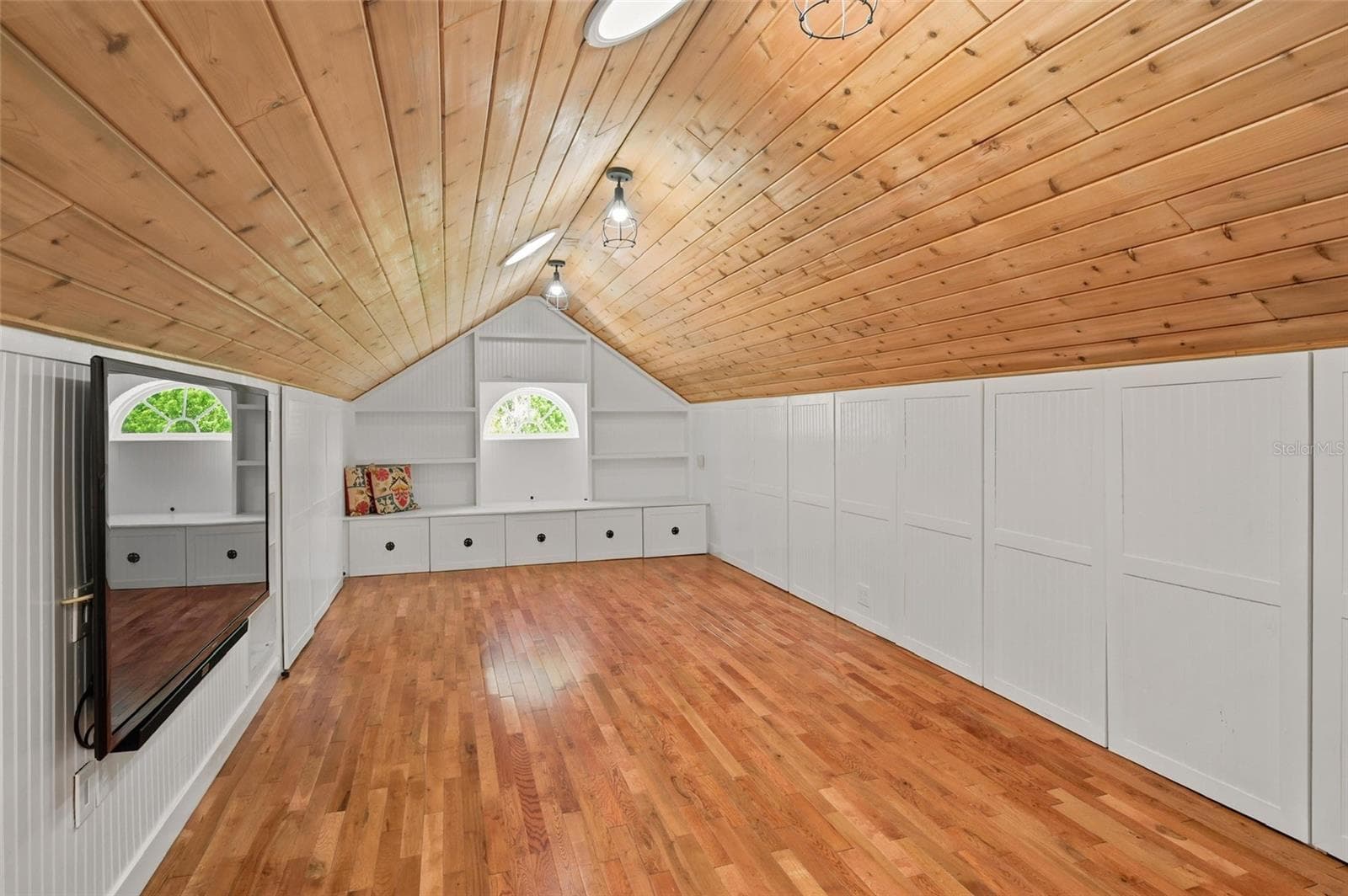 Third-Floor Bonus Space – Flexible Living, Work or Recreation Area - 1221 DORCHESTER ST, ORLANDO