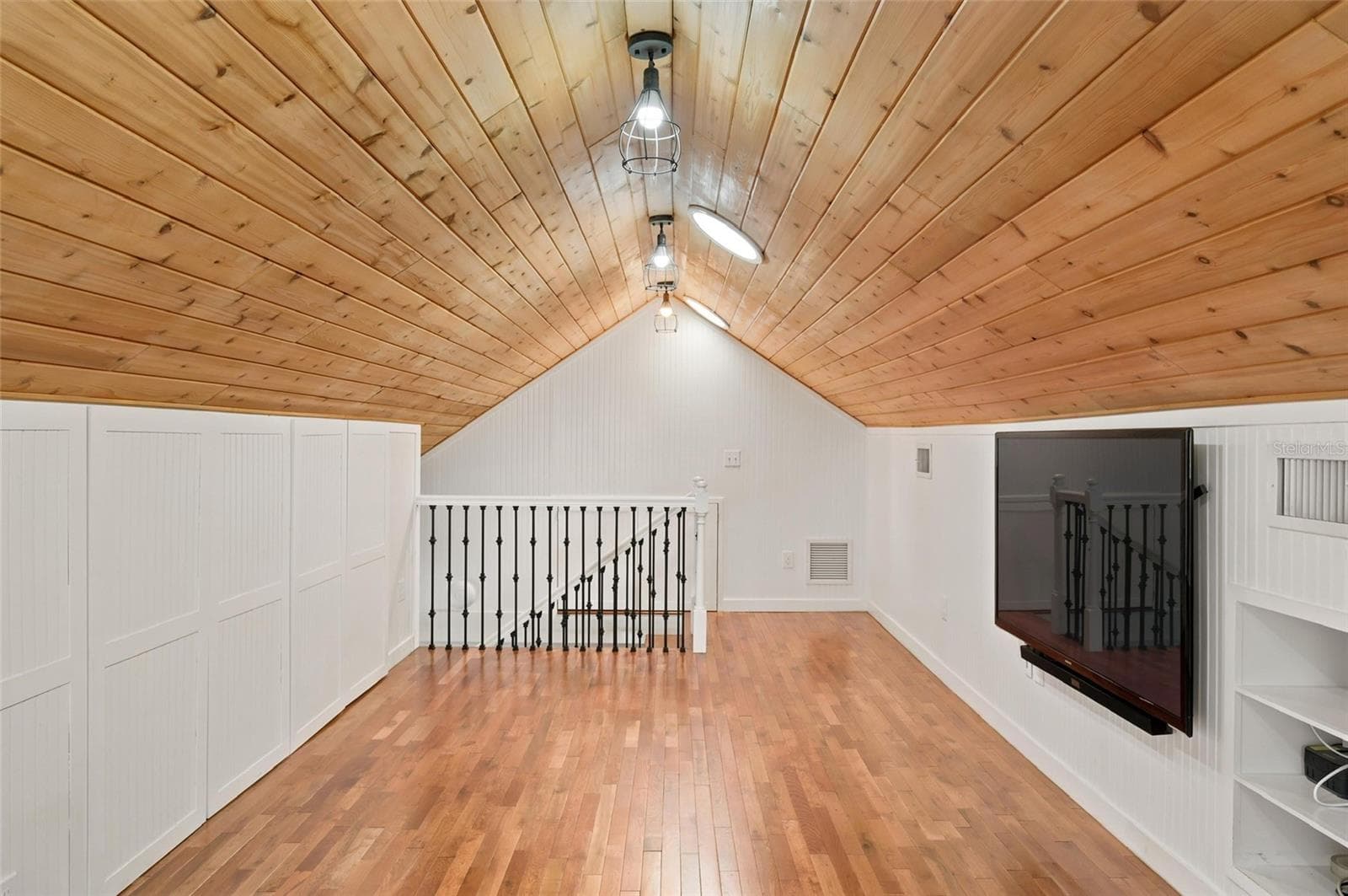 Third-Floor Bonus Space – Approximately 237 SF Beyond Living Area - 1221 DORCHESTER ST, ORLANDO