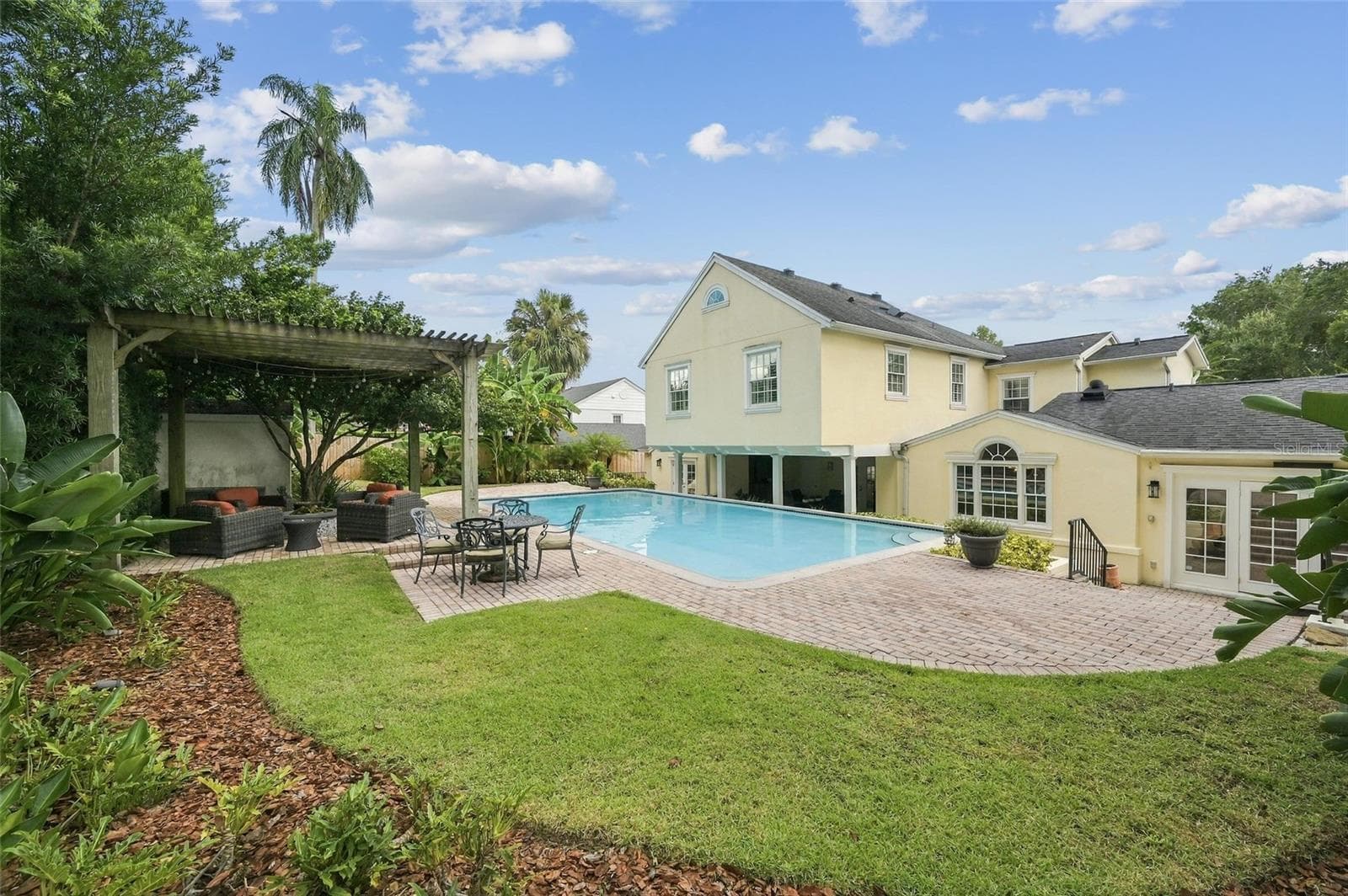 Private Backyard with Pool & Mature Landscaping - 1221 DORCHESTER ST, ORLANDO