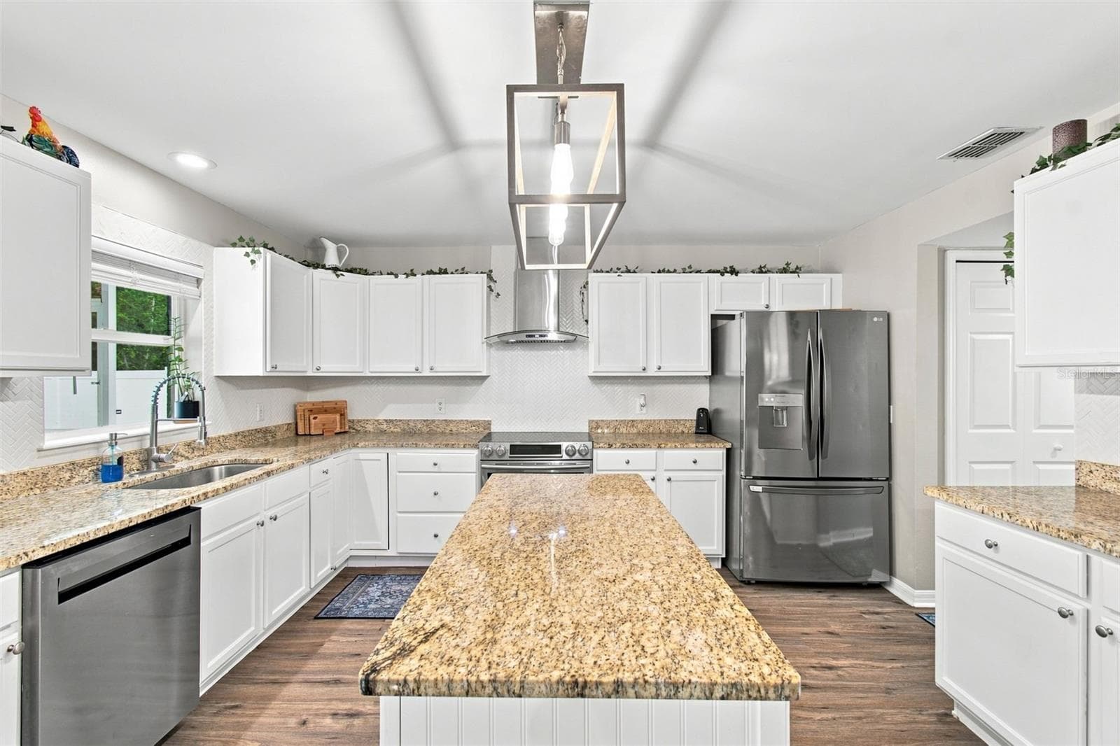 Single Family Residence at 12954 TRIBUTE DR, RIVERVIEW, photo 15 of 50