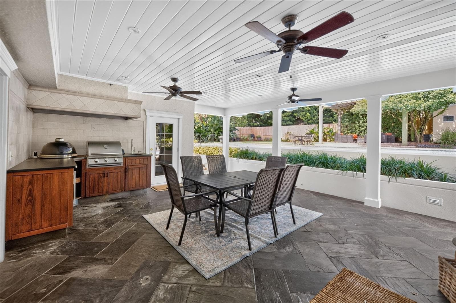 Expansive Covered Outdoor Entertaining Area - 1221 DORCHESTER ST, ORLANDO