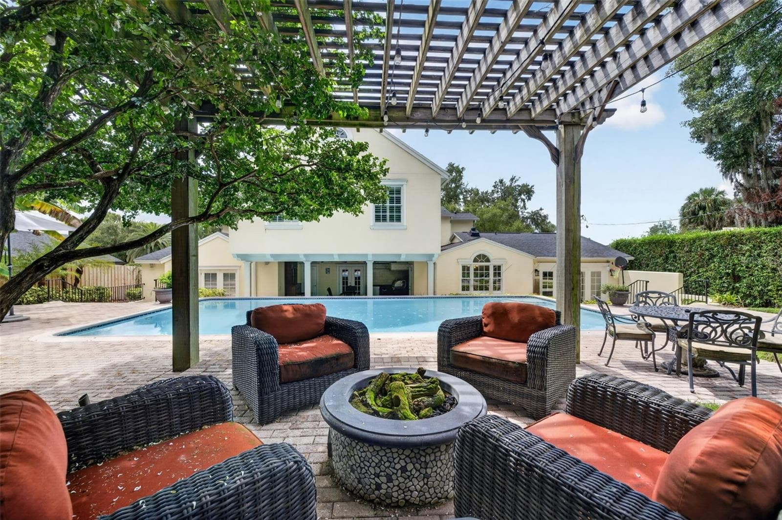Pergola – Shaded Outdoor Gathering Space - 1221 DORCHESTER ST, ORLANDO