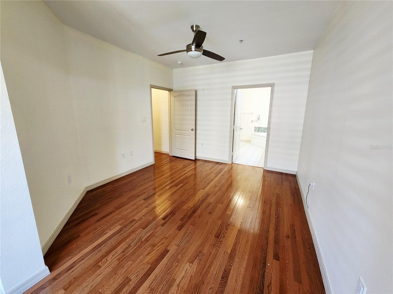 Condominium at 2733 VIA CIPRIANI #820B, CLEARWATER, photo 17 of 47