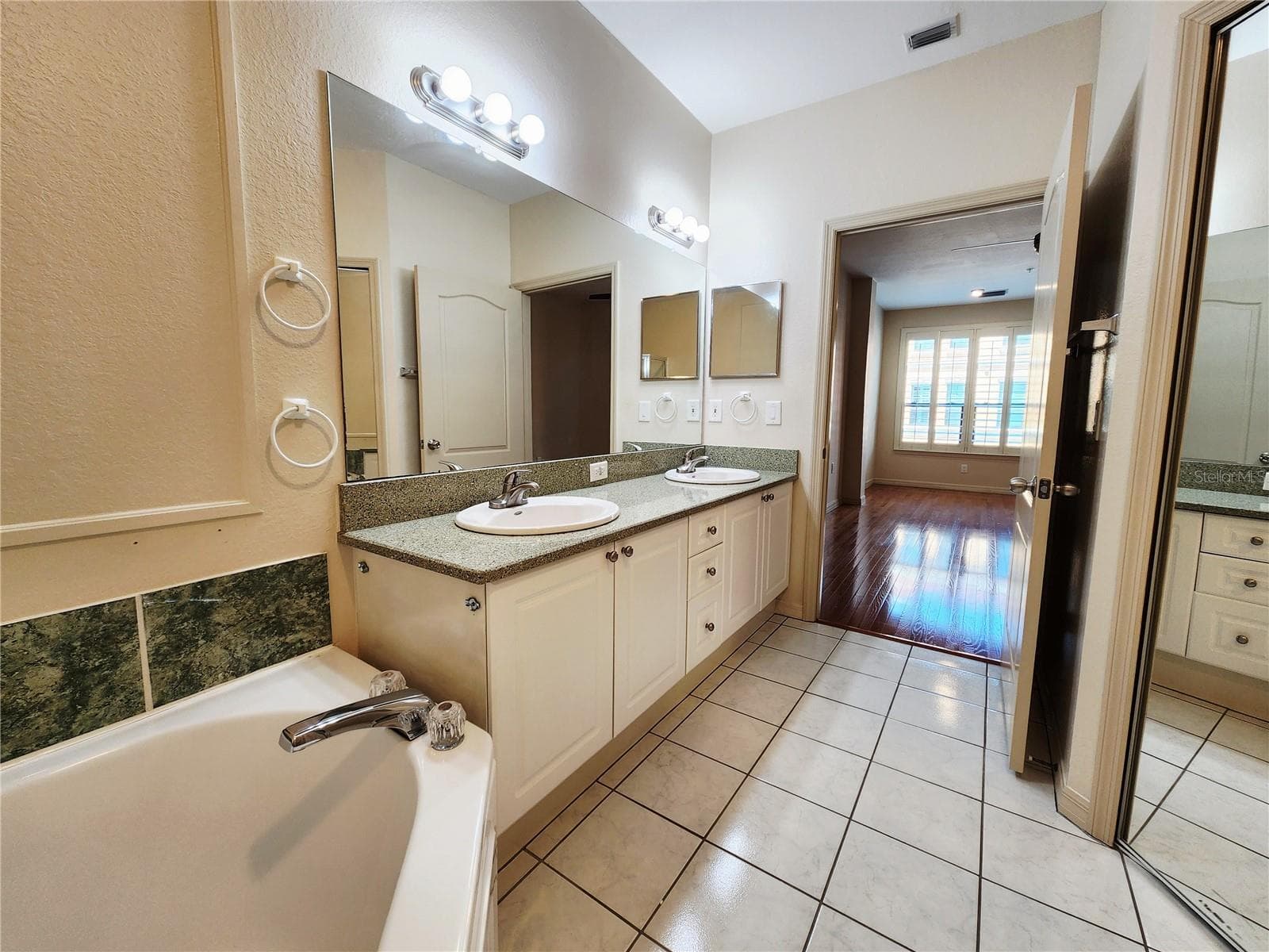 Condominium at 2733 VIA CIPRIANI #820B, CLEARWATER, photo 21 of 47