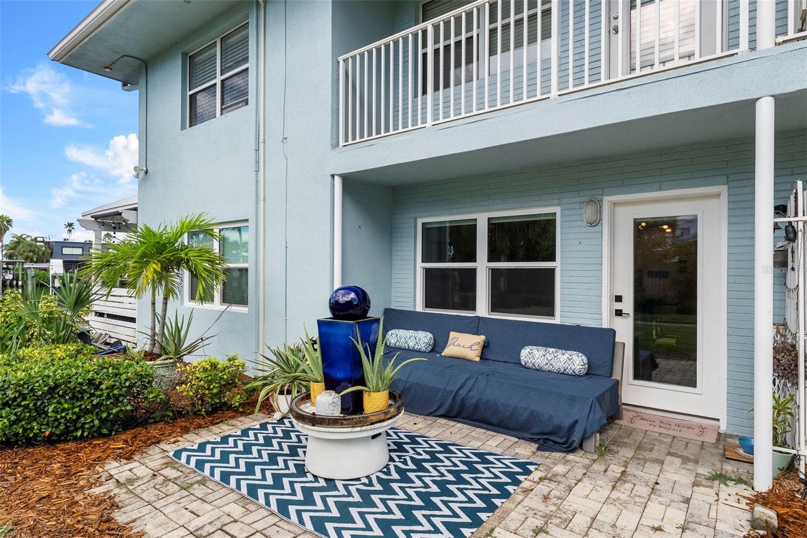 side entry door/patio - 300 VENETIAN DR #1, CLEARWATER