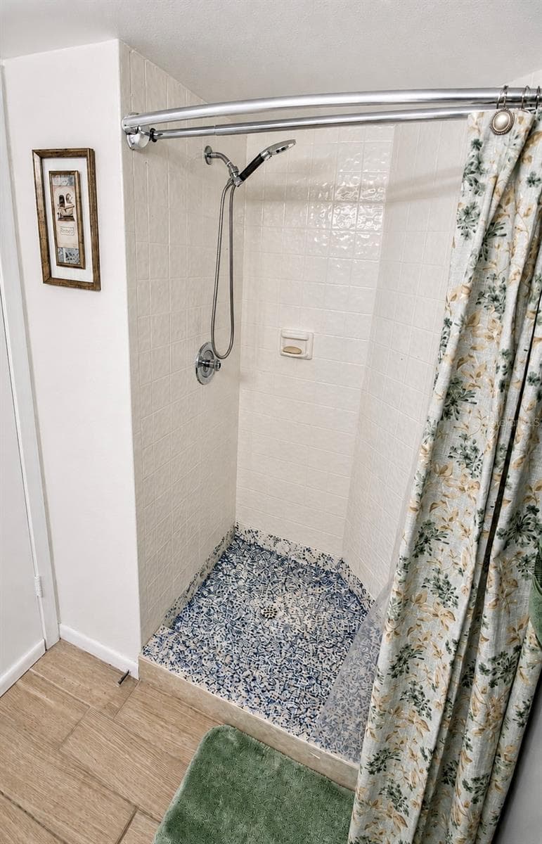 2nd bathroom. - 3712 SOUTHPOINTE DR #U6, ORLANDO