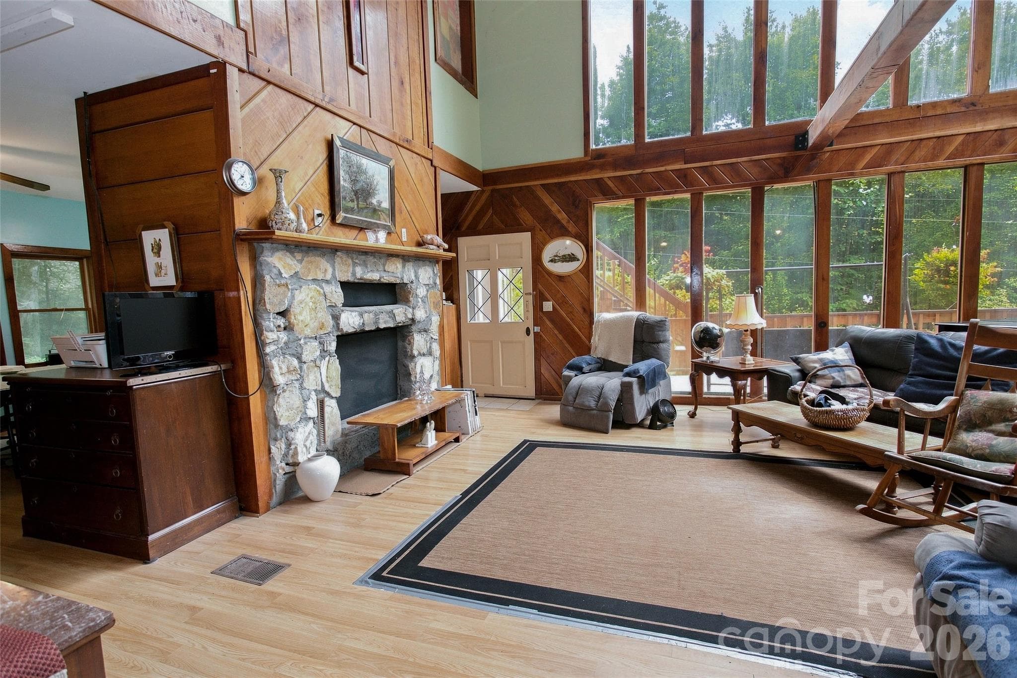Single Family Residence at 118 Marys Way, Marshall, photo 15 of 48