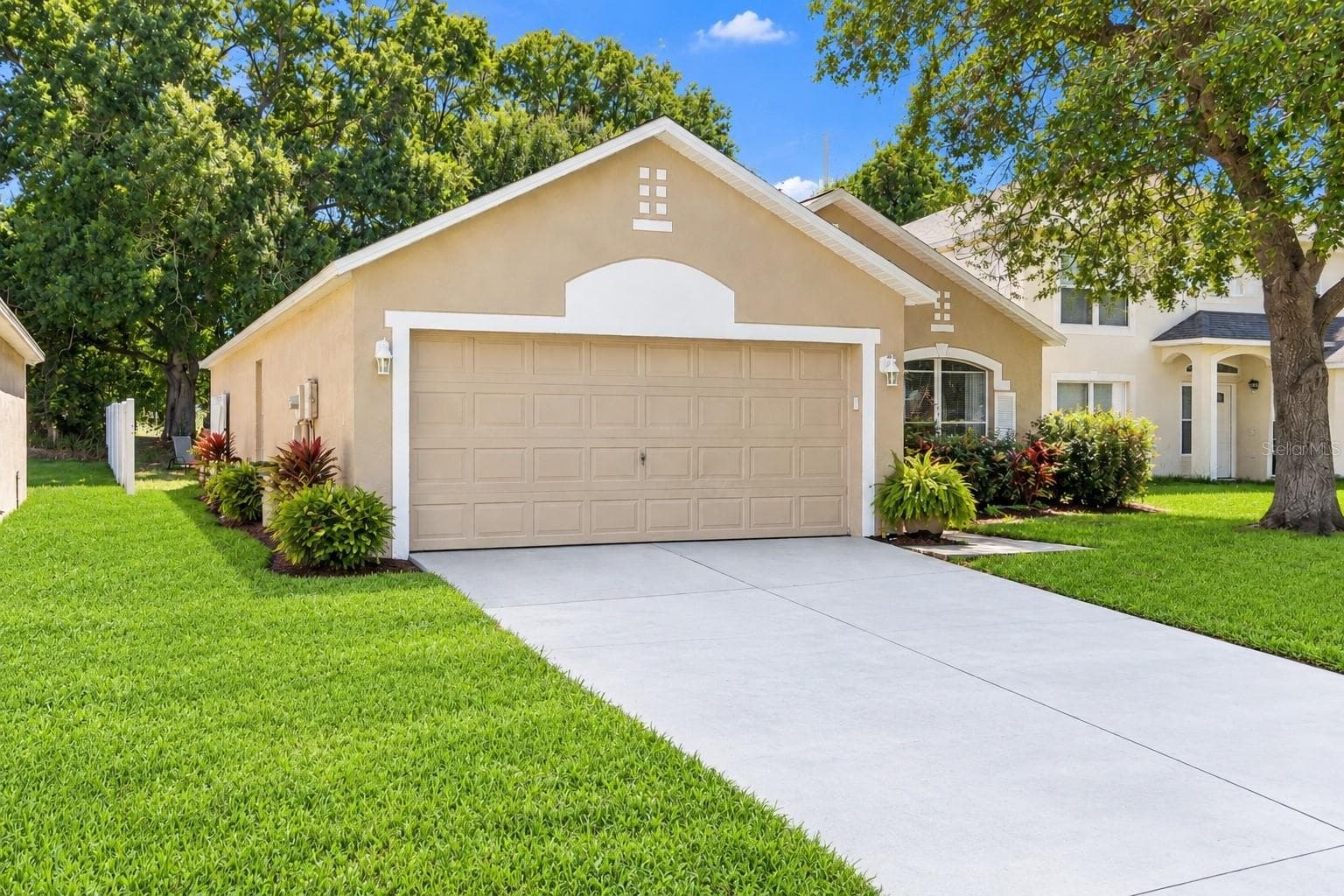Single Family Residence at 13004 WATERBOURNE DR, GIBSONTON, photo 2 of 53