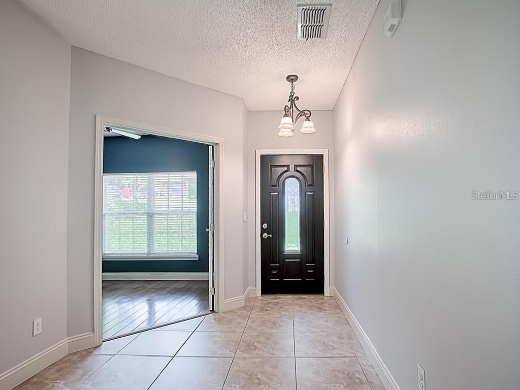 Entryway/Foyer - 1306 RAIN FOREST LN, MINNEOLA