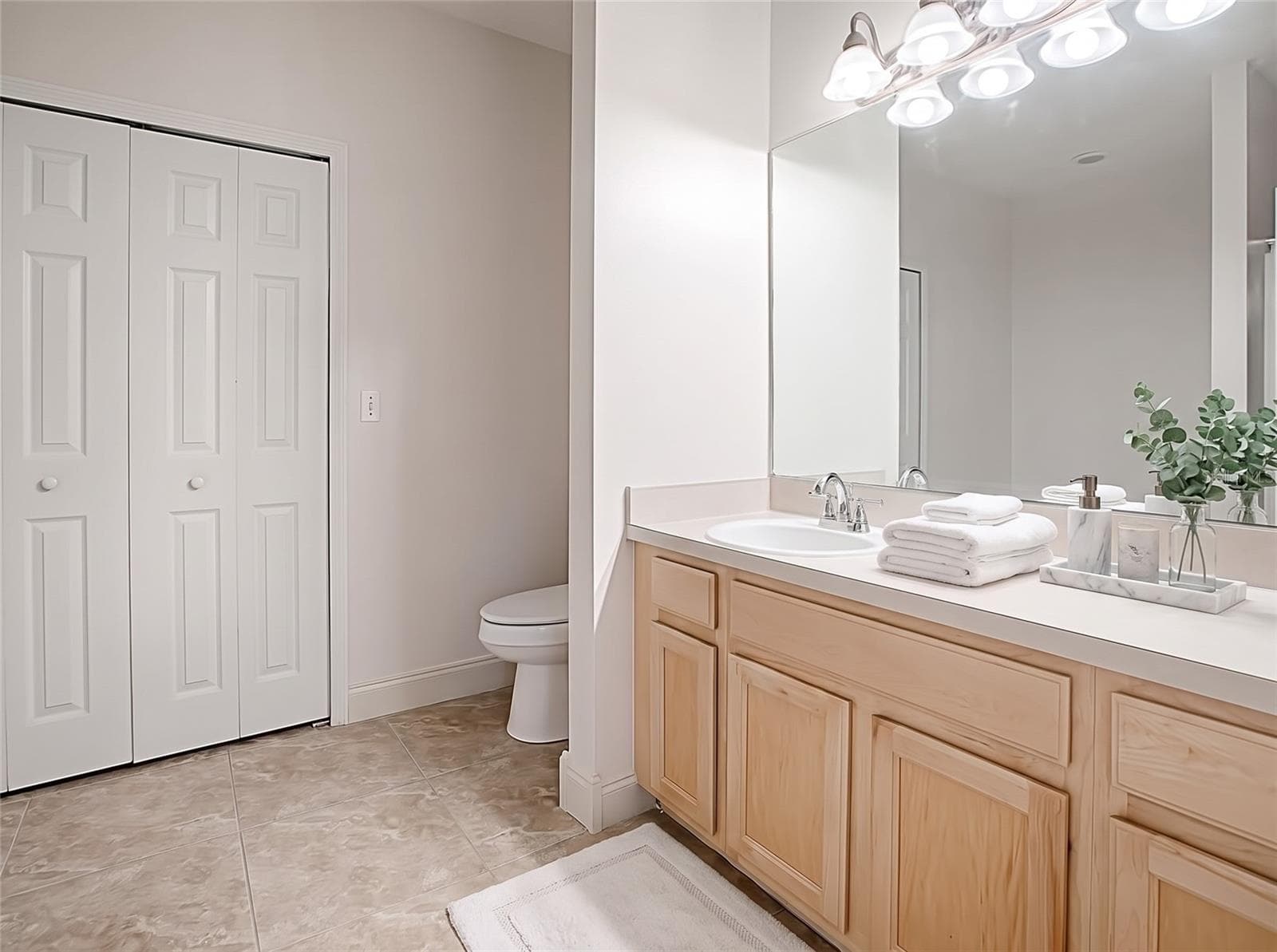 Master bedroom bathroom - 1306 RAIN FOREST LN, MINNEOLA