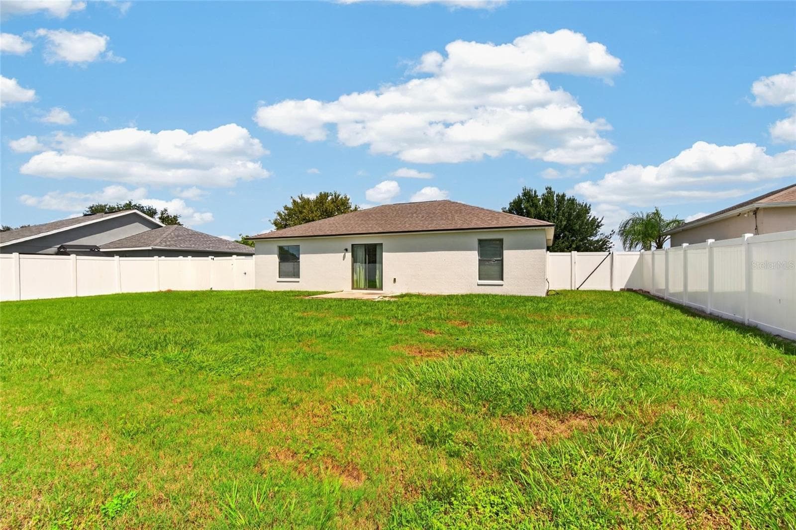 Single Family Residence at 212 MAJESTIC GARDENS LN, WINTER HAVEN, photo 9 of 48